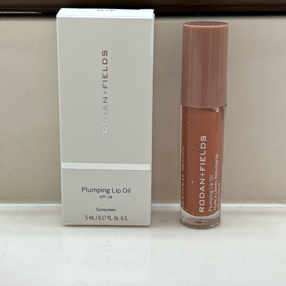 Rodan +  Fields plumping lip oil